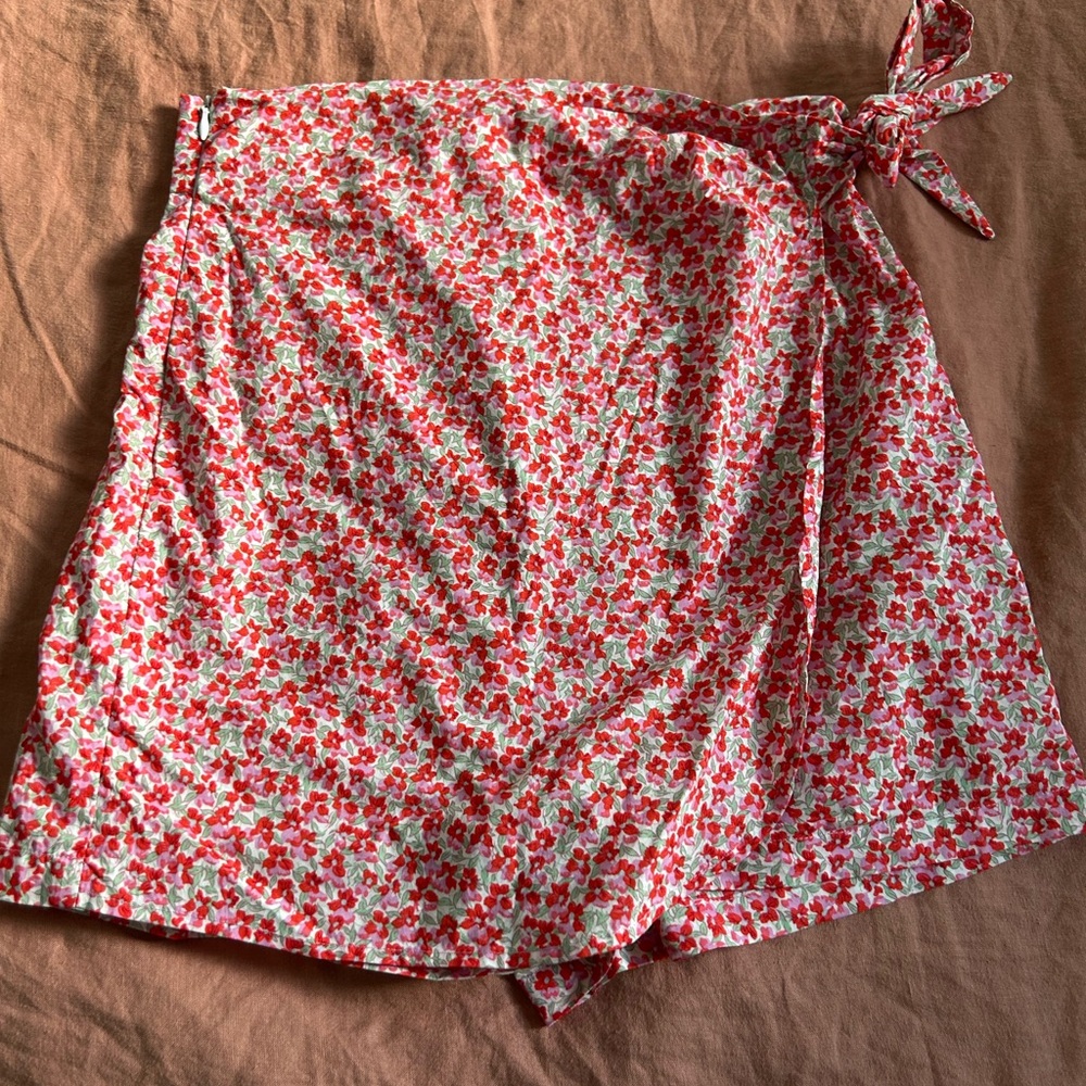 Cutie floral shorts with wrap skort